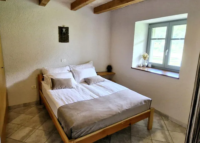 Idila Pod Nanosom * Senožeče