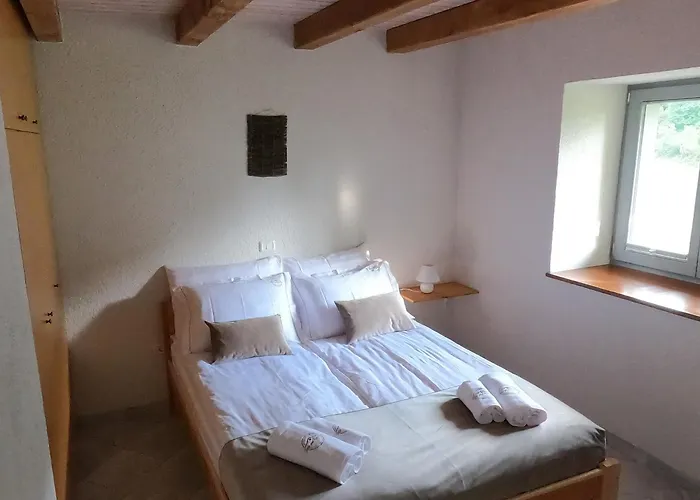 Idila Pod Nanosom * Senožeče